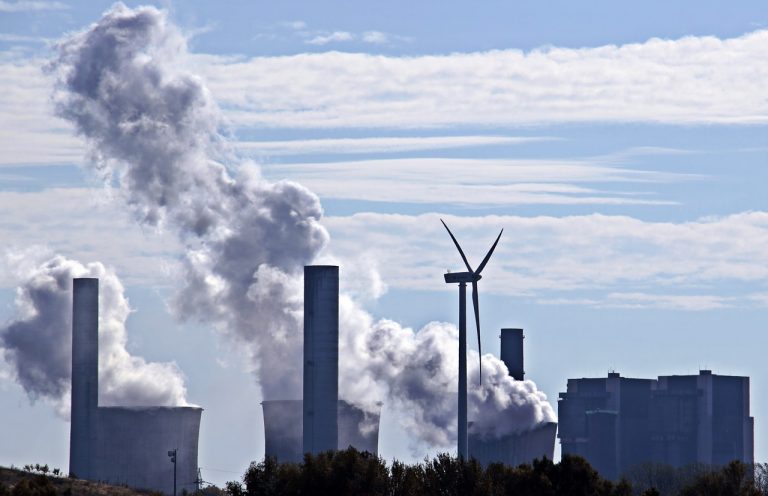 destructions et catastrophes industrielles, pollutions... Energie_1553671933-768x496