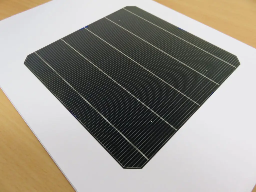 Nouveaux records dans l’efficacité des cellules solaires : 23,9% 3