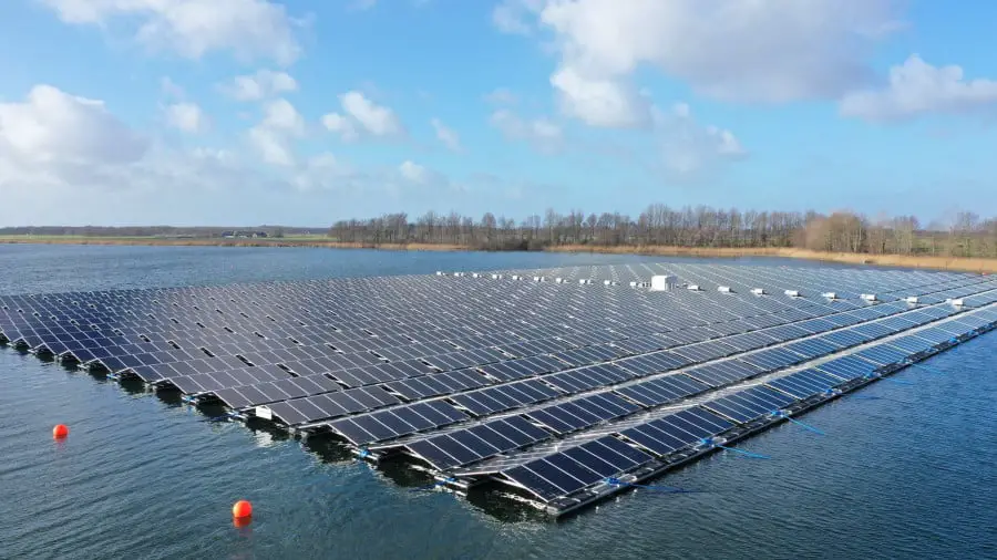 BayWa r.e. démarre le chantier de la 1ère centrale photovoltaïque flottante non subventionnée d’Allemagne 2