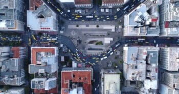 Surveiller et analyser la mobilité urbaine grâce aux drones