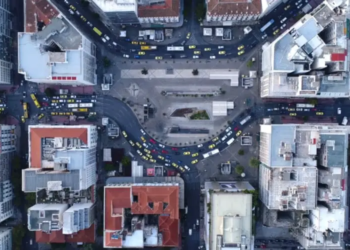 Surveiller et analyser la mobilité urbaine grâce aux drones