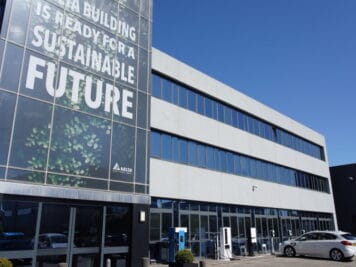 Delta installe sa solution d'infrastructure de recharge VE dans son bâtiment écologique 4 Delta installe sa solution de recharge VE dans son bâtiment écologique