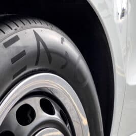 ENSO lance un pneu innovant à tarification au kilomètre pour les taxis électriques