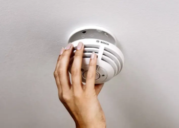 Le détecteur de fumée connecté à double protection de Bosch