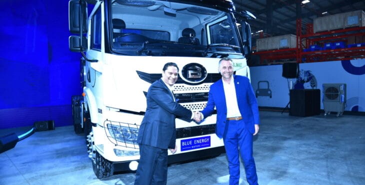 Les 1ers camions au GNL en Inde sortent de la chaîne de production