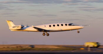 Alice, le 1er avion cargo entièrement électrique, vient d’effectuer son vol inaugural