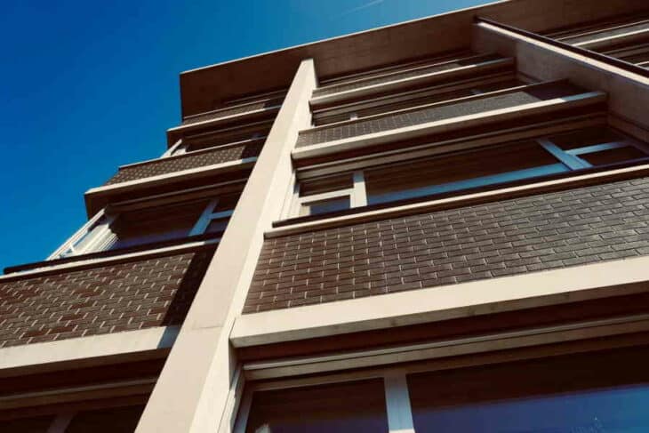 En région Sud, plus de 30 % des lycées équipés de panneaux solaires d'ici 2024