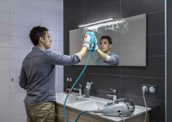 "l'appareil tout en un" qui nettoie, désinfecte et assainit les surfaces grâce à la puissance de la simple vapeur d'eau : nettoyeur à vapeur