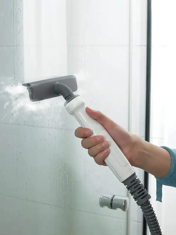 Pour des sols et surfaces impeccables, un balai à vapeur s'impose 10