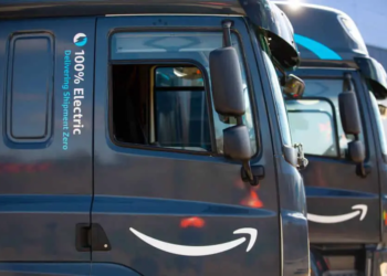 Amazon va investir plus d'un milliard d'euros dans l'électrification de son réseau européen