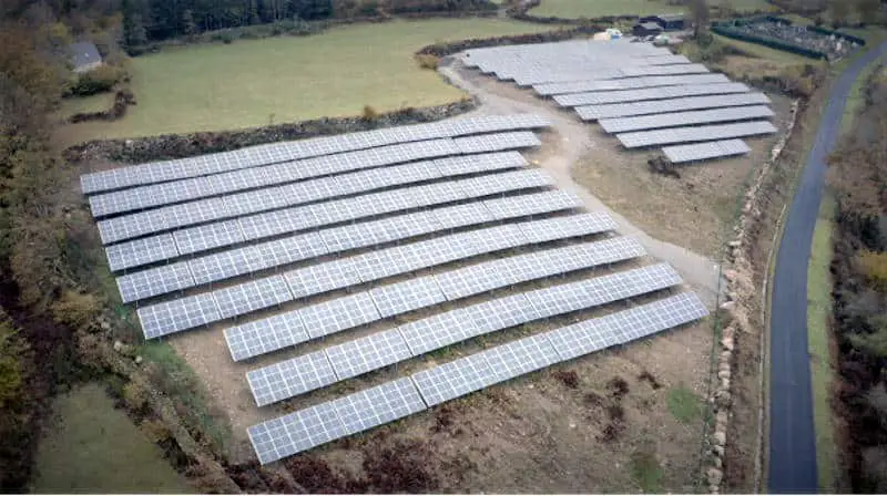 Cros : une centrale photovoltaïque d'1 mégawatt sur un terrain en friche -  Enerzine