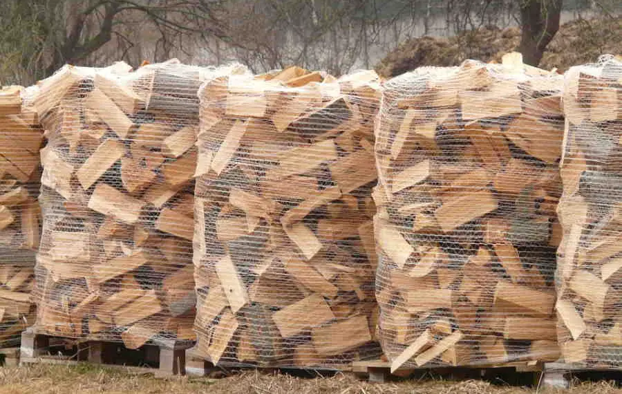 Pourquoi faut-il vérifier la teneur en humidité du bois de chauffage ?