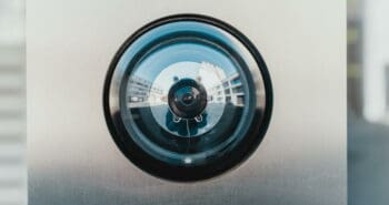 Caméra de surveillance extérieure sans fils : 5 modèles robustes