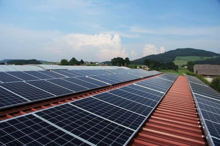 Quels sont les panneaux solaires les plus performants pour votre production énergétique ?