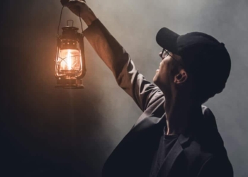 Préparez-vous aux coupures de courant avec une lanterne LED rechargeable