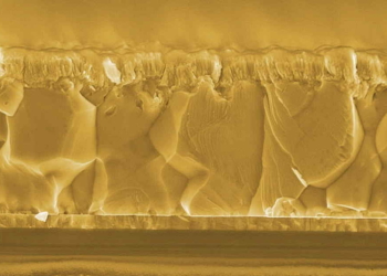 Un nouveau procédé accroît l'efficacité des cellules solaires bifaciales à couche mince CIGS