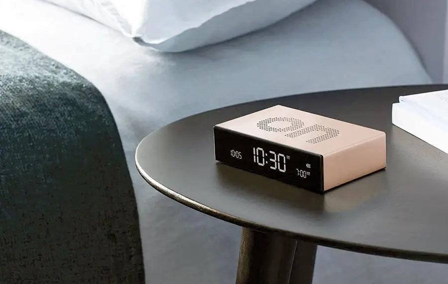 Le réveil réversible qui vous simplifie la vie : rechargeable et à écran LCD