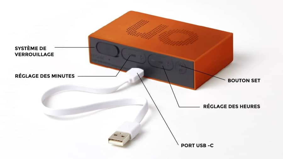 Le réveil réversible qui vous simplifie la vie : rechargeable et à écran LCD 2 Flip+ vue de derrière