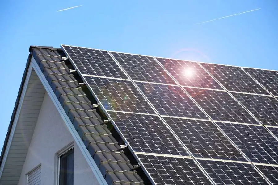 Quels sont les différents types de panneaux solaires ? 3 installation de panneaux solaires
