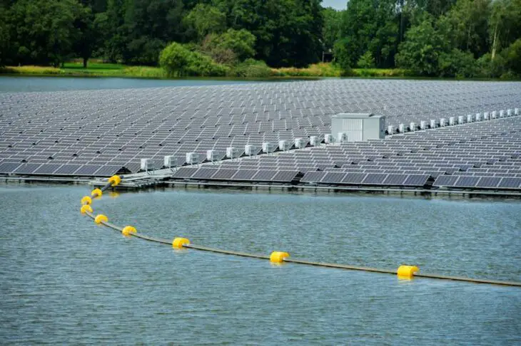 BayWa r.e. développe 2 projets photovoltaïques flottants sur d'anciennes carrières