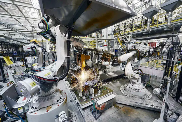 ABB Robotics booste la production de véhicules électriques de Renault