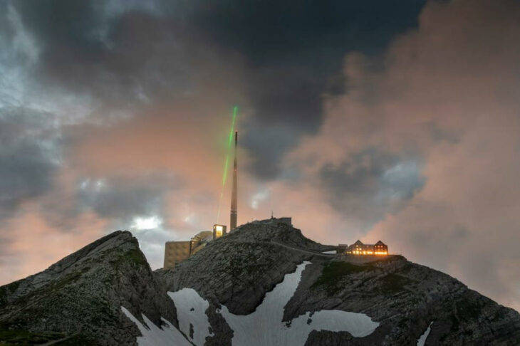 Le Mont Säntis, terrain d'expérimentation pour un paratonnerre laser