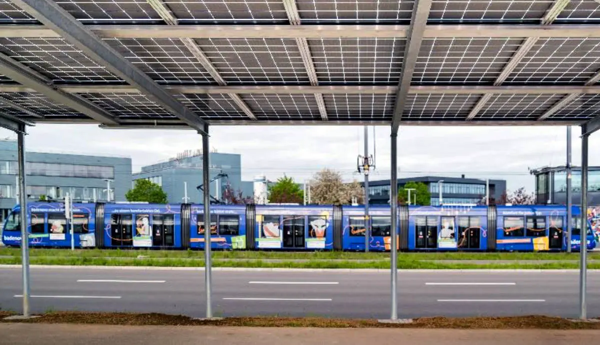 Fribourg inaugure une piste cyclable solaire, une première en Allemagne