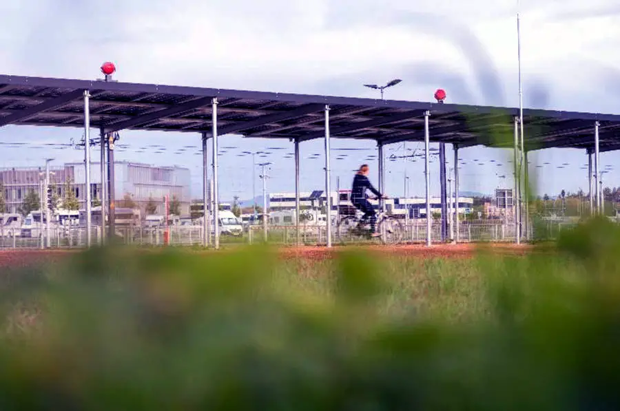 Fribourg inaugure une piste cyclable solaire, une première en Allemagne 2