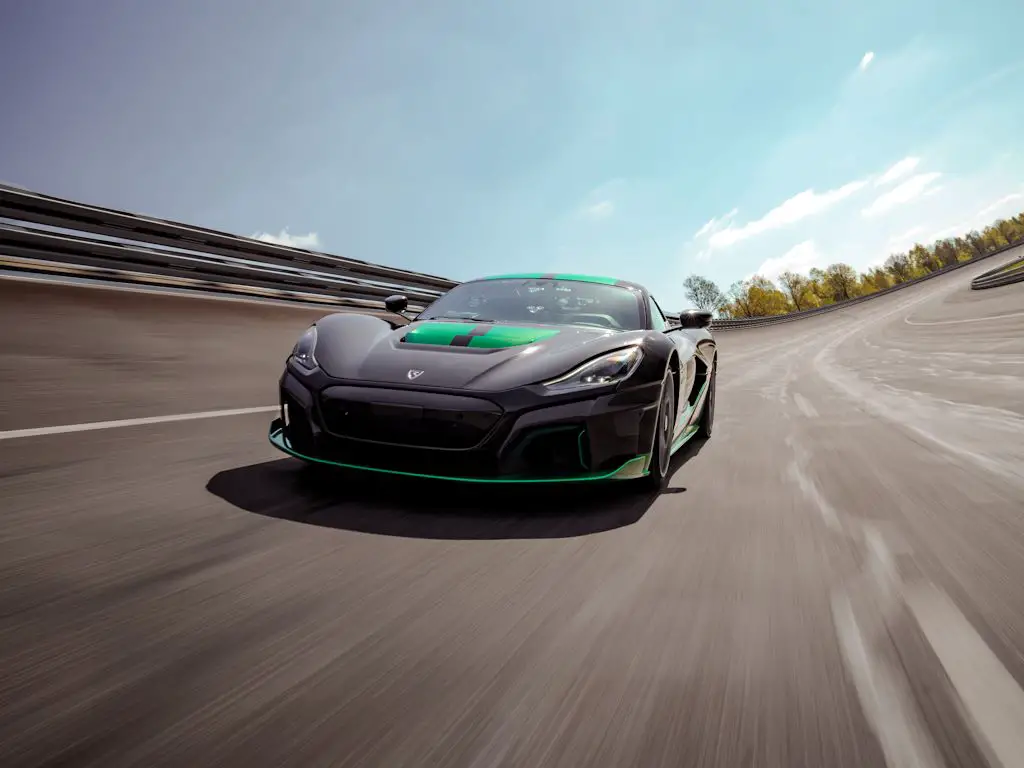 Rimac Nevera : la reine des hypercars électriques écrase 23 records