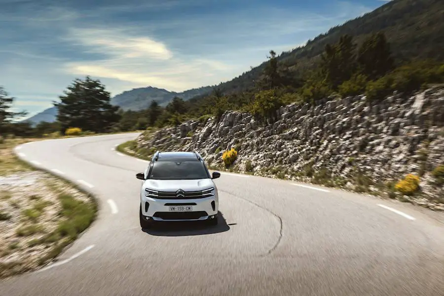 Citroën frappe fort avec son SUV C5 Aircross Hybride 136 4