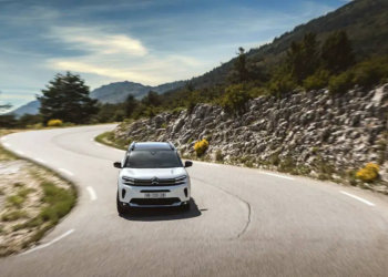 Citroen C5 hybride SUV 136