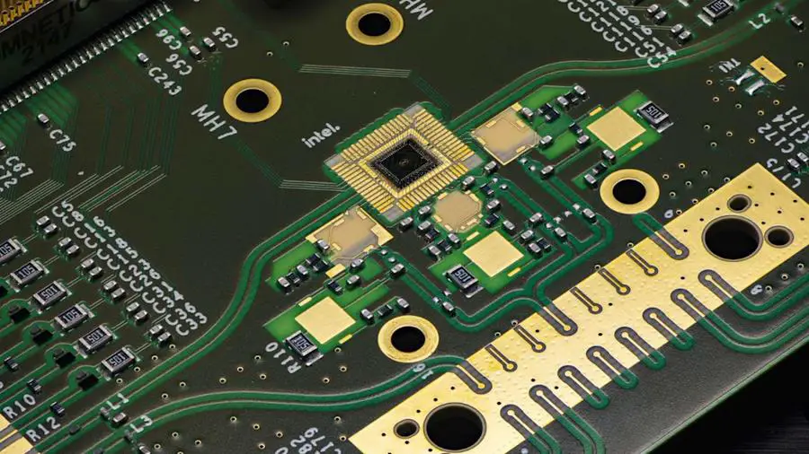 Intel commercialisera bientôt sa puce à 12 qubits, Tunnel Falls 4
