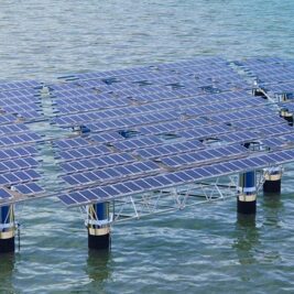 L'énergie solaire flottante : une réponse à la rareté des terres