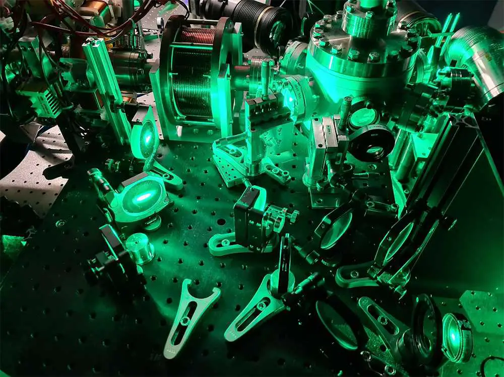 Prouesse scientifique : des impulsions plus courtes que la lumière 2