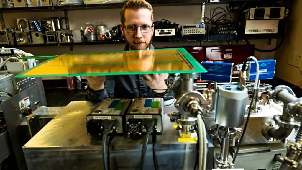 99% : à la recherche des substances chimiques inconnues 2 Les chimistes sont à la recherche des 99 % restants