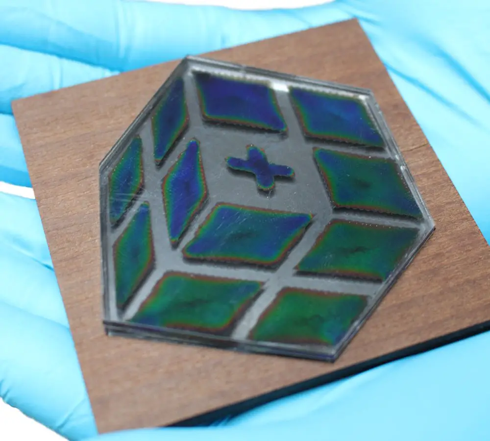 Première mondiale : un matériau biodégradable changeant de couleur 2 Le logo de l'Empa imprimé en 3D à partir du nouveau mélange HPC change de couleur lorsqu'il est chauffé. Image: Empa