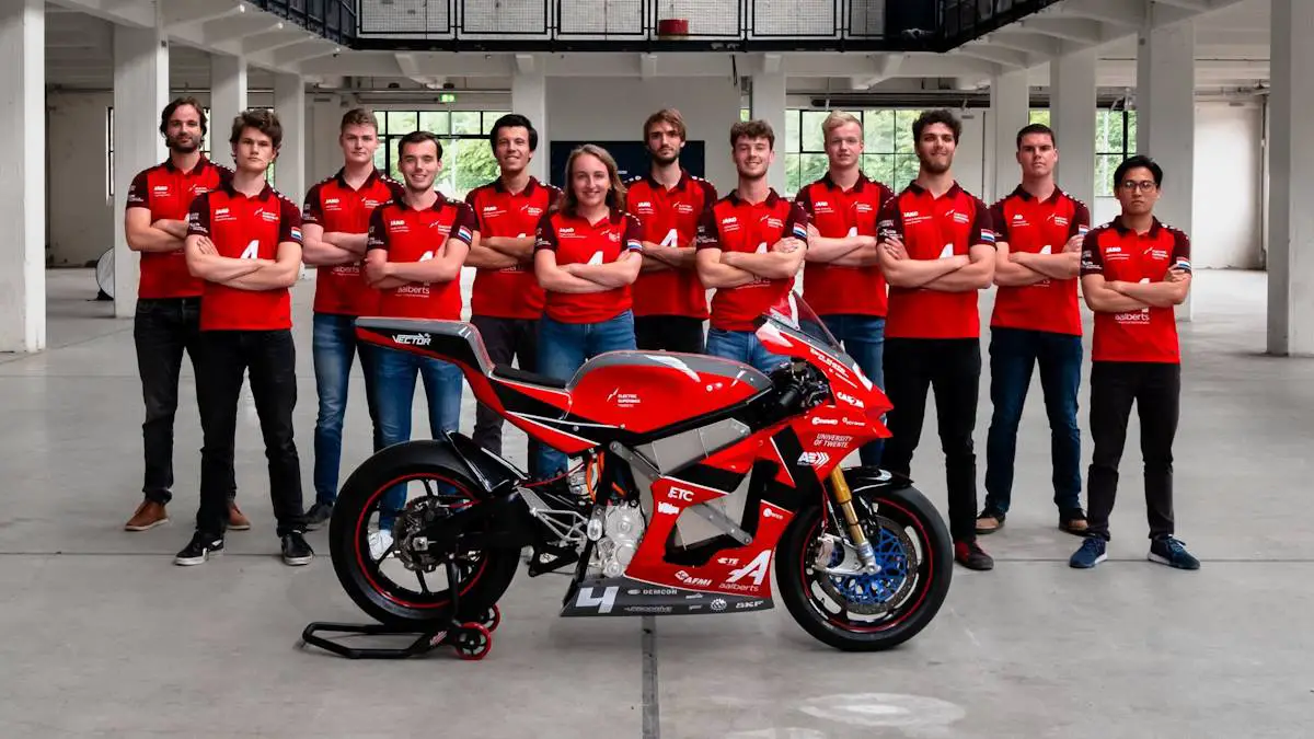 Vector-ST : la nouvelle moto électrique qui change la donne en 30 secondes