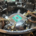 Des protons domptent un matériau prometteur pour la mémoire basse consommation