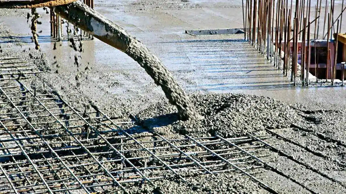 Diviser par 2 les émissions de CO2 du béton, l'objectif fou de ces chercheurs