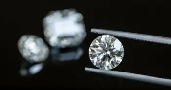 Le diamant, solution brillante à la contrefaçon selon des chercheurs