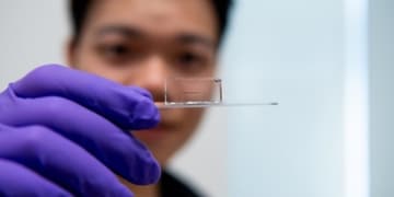 Des scientifiques inventent le plus petit moyen connu pour guider la lumière