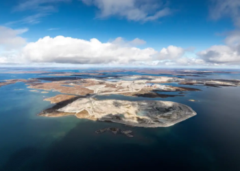 La plus grande centrale solaire du nord du Canada dans une mine de diamant