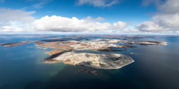 La plus grande centrale solaire du nord du Canada dans une mine de diamant