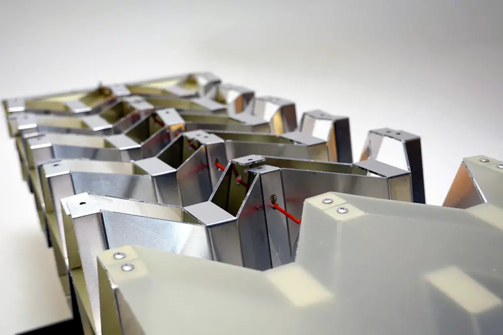 90 kg par mètre carré malgré la légèreté des structures en kirigami 3