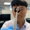 Alimentées par des larmes : les lentilles intelligentes du futur