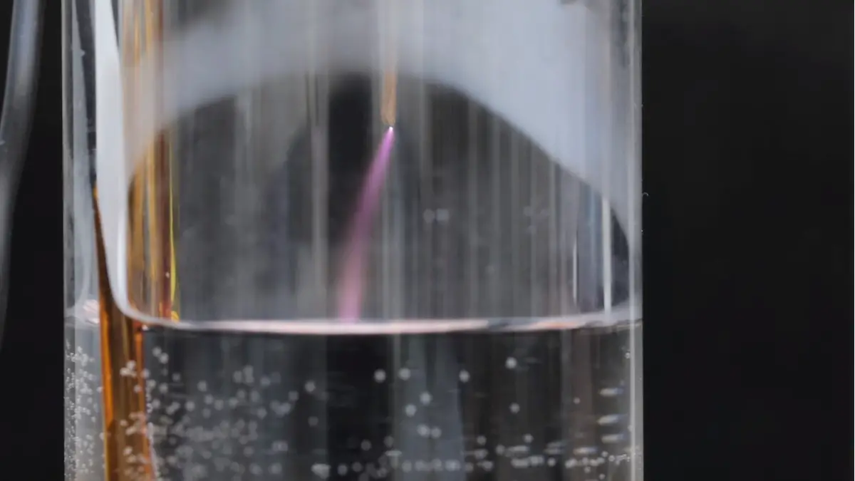 Un étudiant repense la désinfection de l'eau avec un dispositif portable plasma