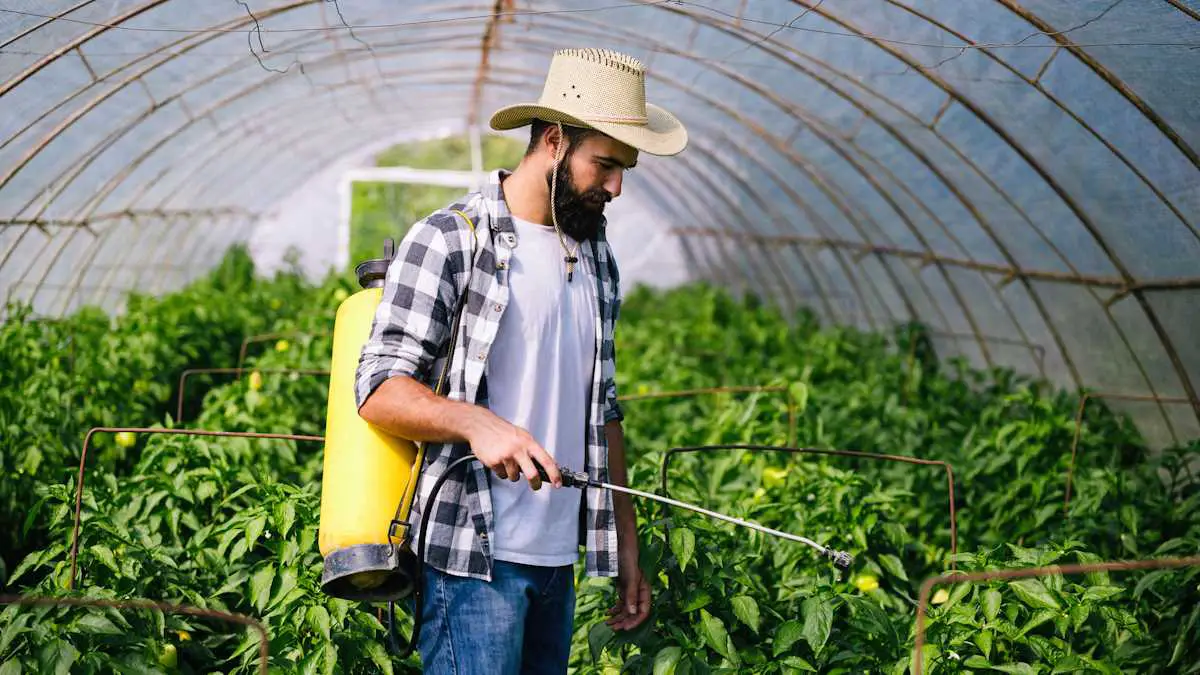 Pulvérisateurs électriques  : l’arme fatale pour éliminer les nuisibles de votre jardin