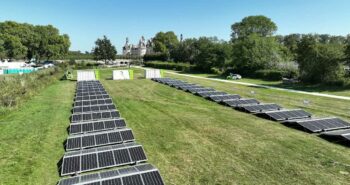 Chambord Live : 280 panneaux solaires pour une scène éclairée en vert