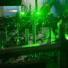 Un contrôle laser précis des qubits de barium