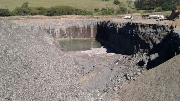 Mines brésiliennes : une bombe climatique à retardement ?